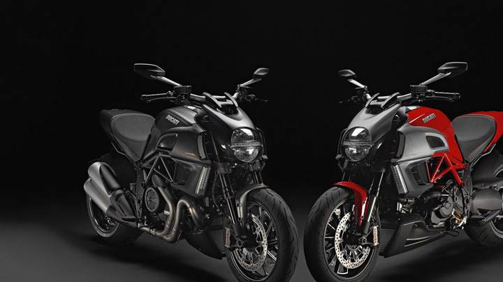 2012 Ducati Diavel Red Vs Grey